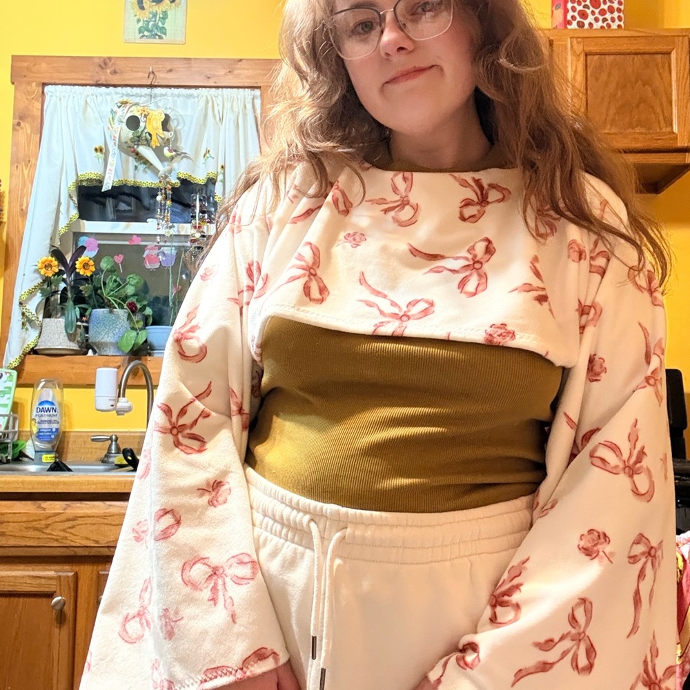 Pink Bow Crop Top blanket